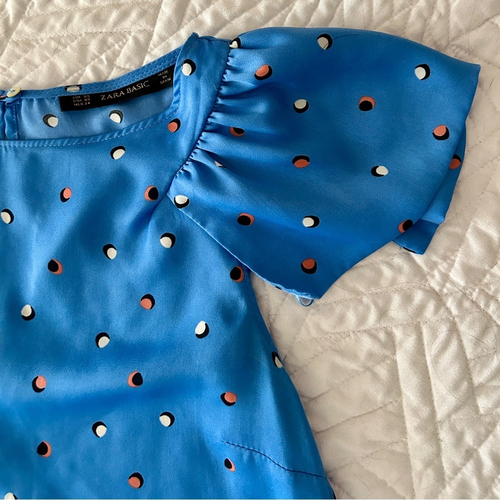 Zara blue dress with polka dot pattern and flutter sleeves - Picture 3 of 3